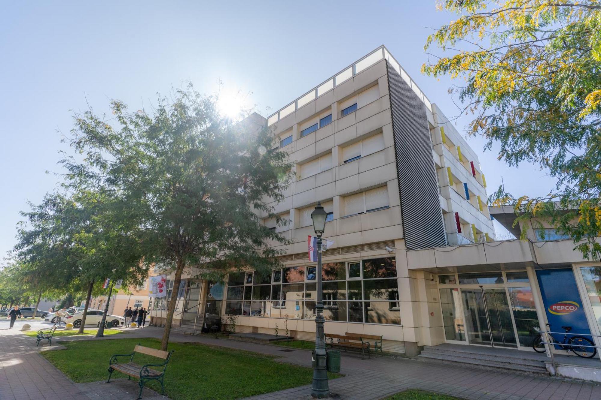 Artearia Hotel Bjelovar Zewnętrze zdjęcie